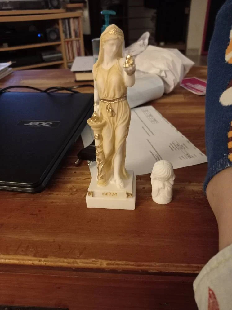 Hestia 3-790-p from eStatueShop (customer's photo)